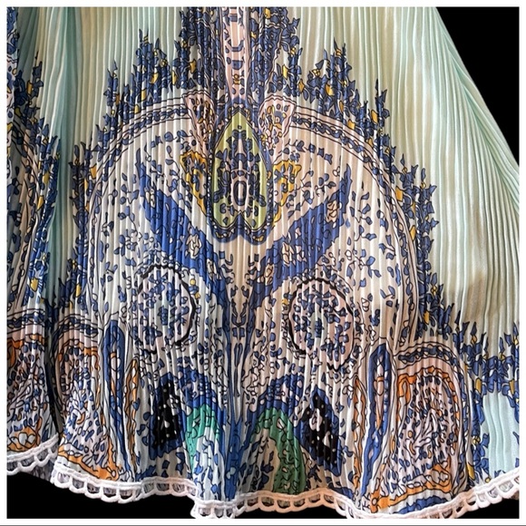 The Arlana Short Pleated Full Dress - Picture 10 of 11